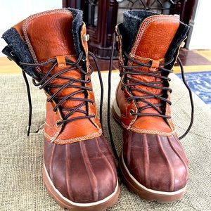 LL Bean Winter Boots. Great shape!  Worn a few times.